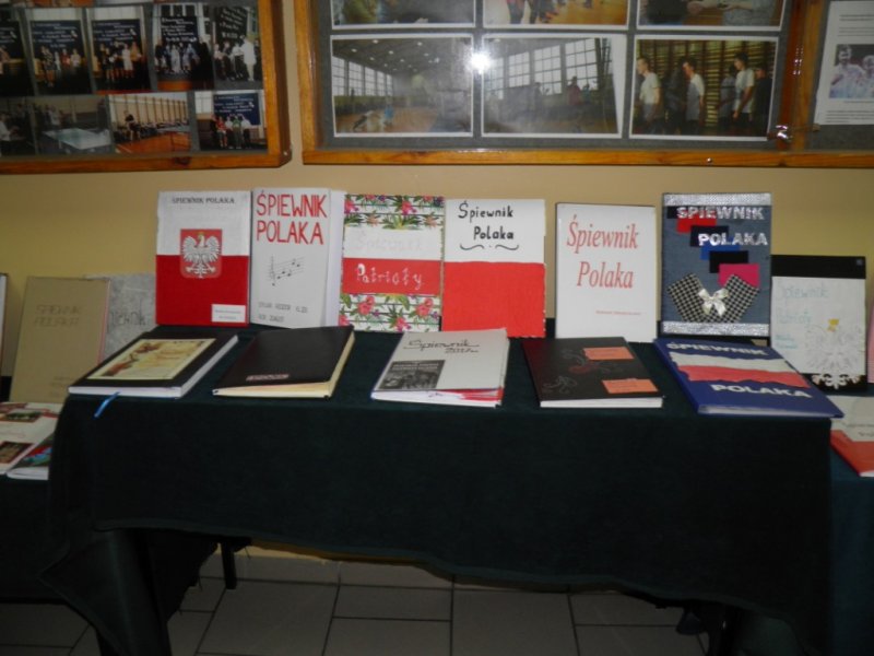 Wystawa - Śpiewniki Partiotyczne